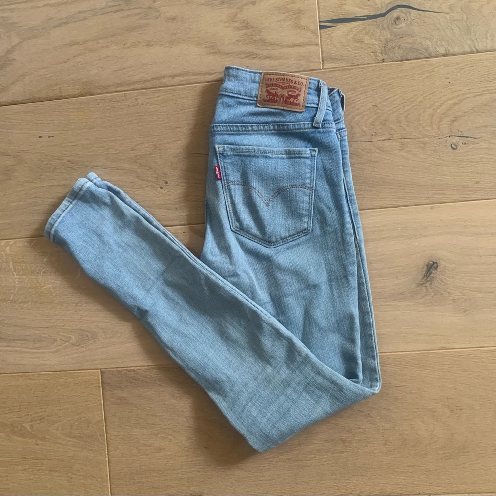 Levis skinny jeans 711